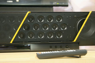 Illustration for article titled Ears-On Yamaha's Flagship YSP-4000 Surround Sound Bar (Verdict: Ultra-Discrete Sound Beams)